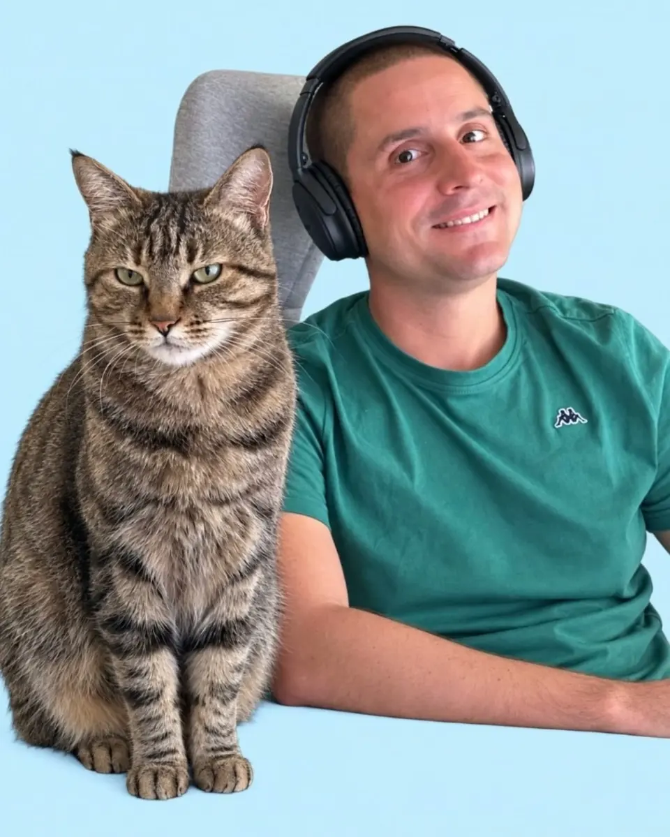 Andrea Del Popolo with his cat, co-founder of Deep Tail Tech